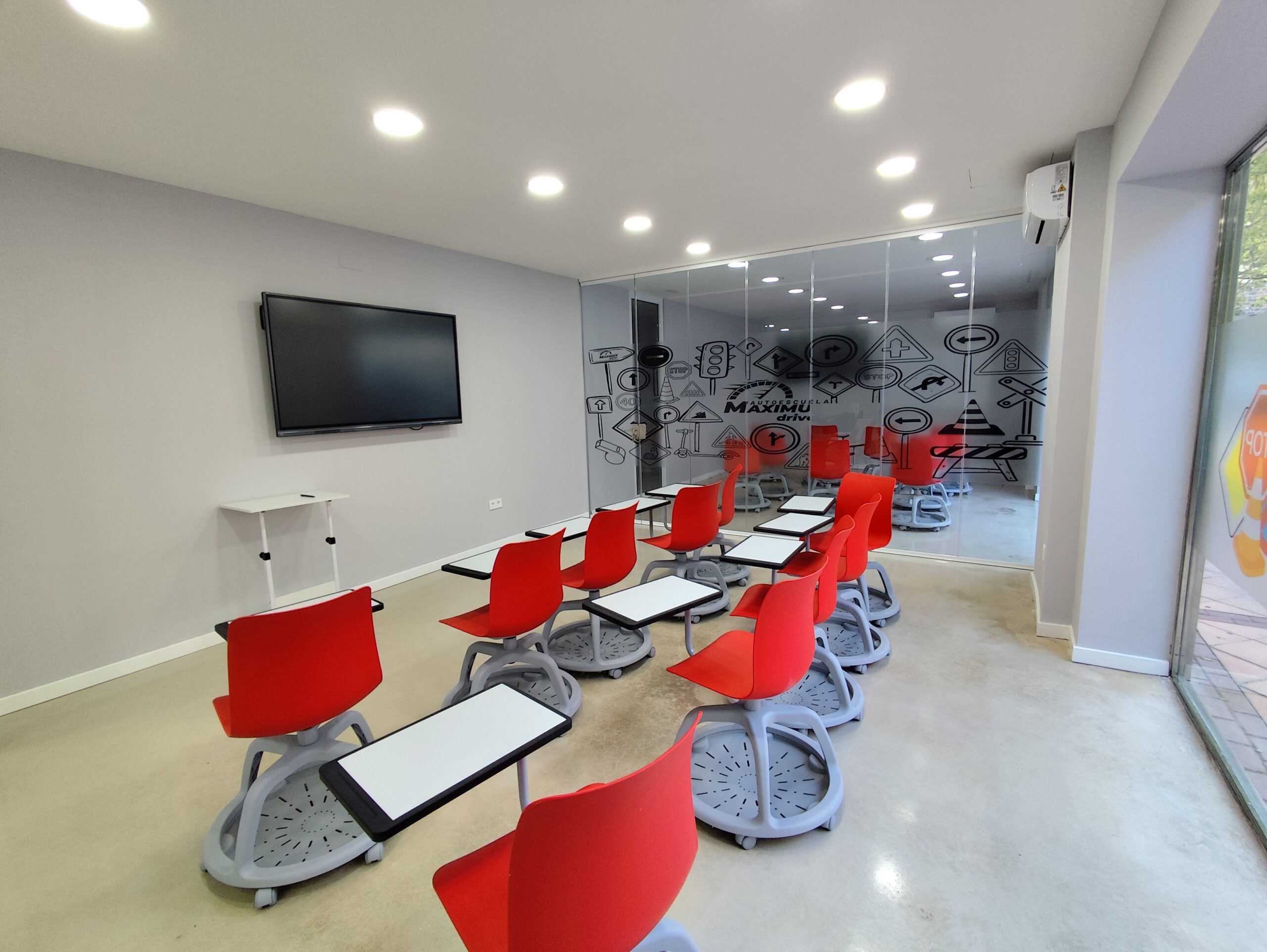 Clase teórica permiso B en Maximux Driver Murcia