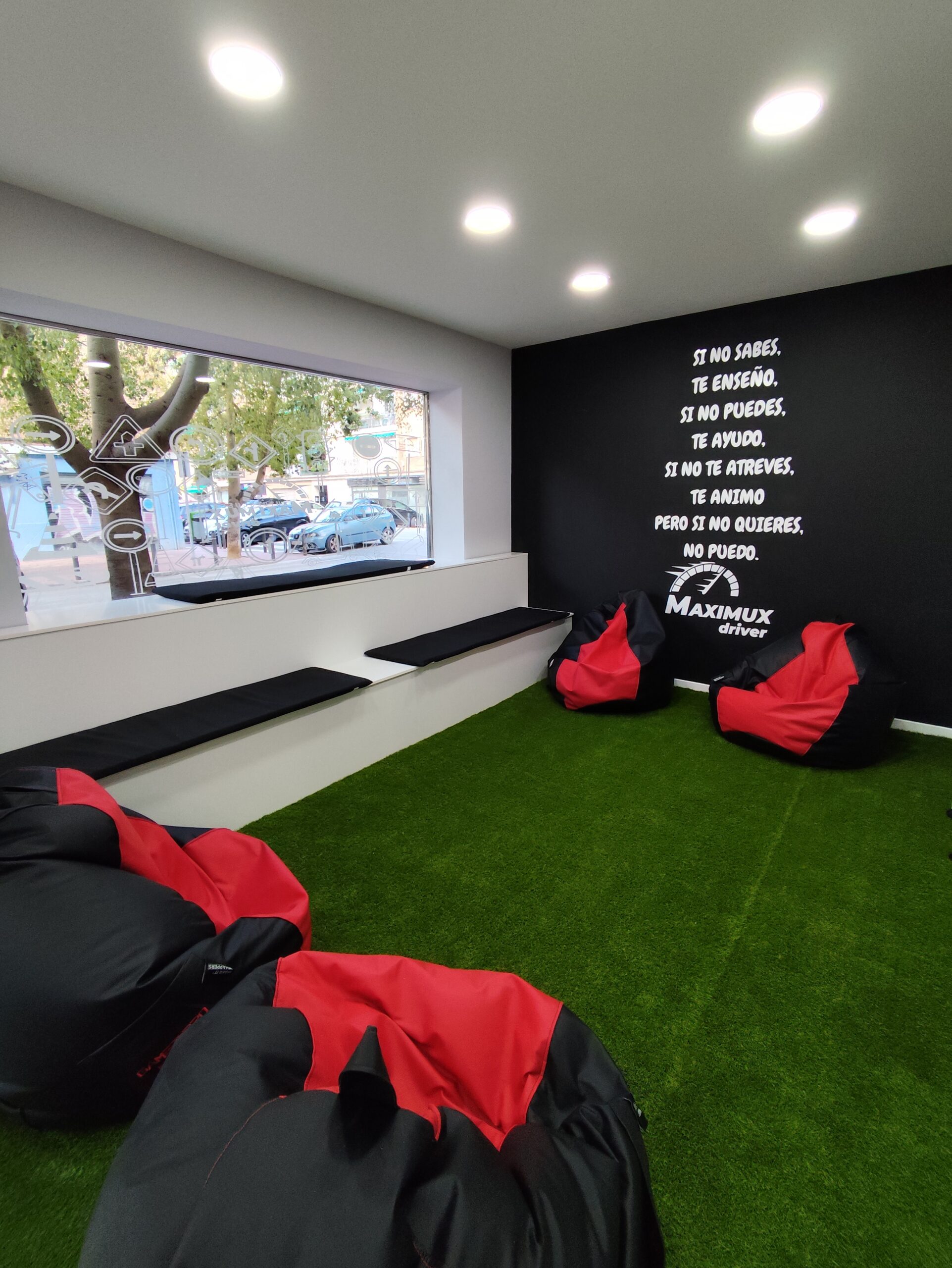 Zona de estudio y descanso Maximux Driver Murcia