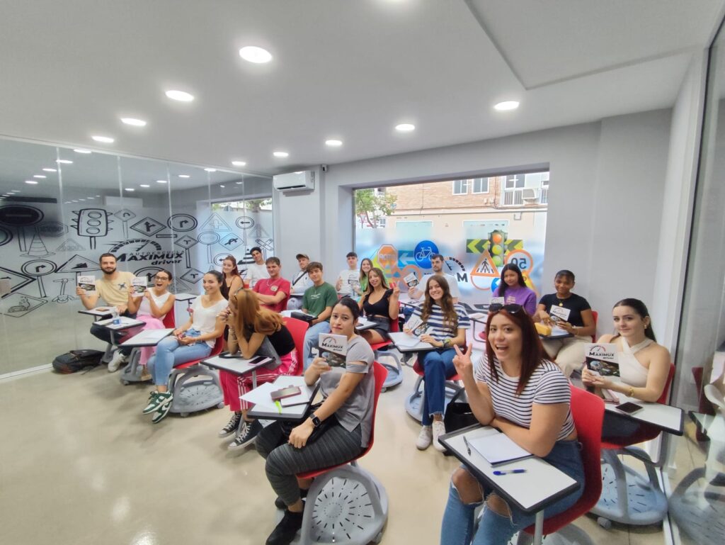 Alumno aprobado en autoescuela Maximuxdriver Murcia