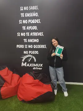 Liz Ayala — alumna apta autoescuela Murcia Maximux Driver