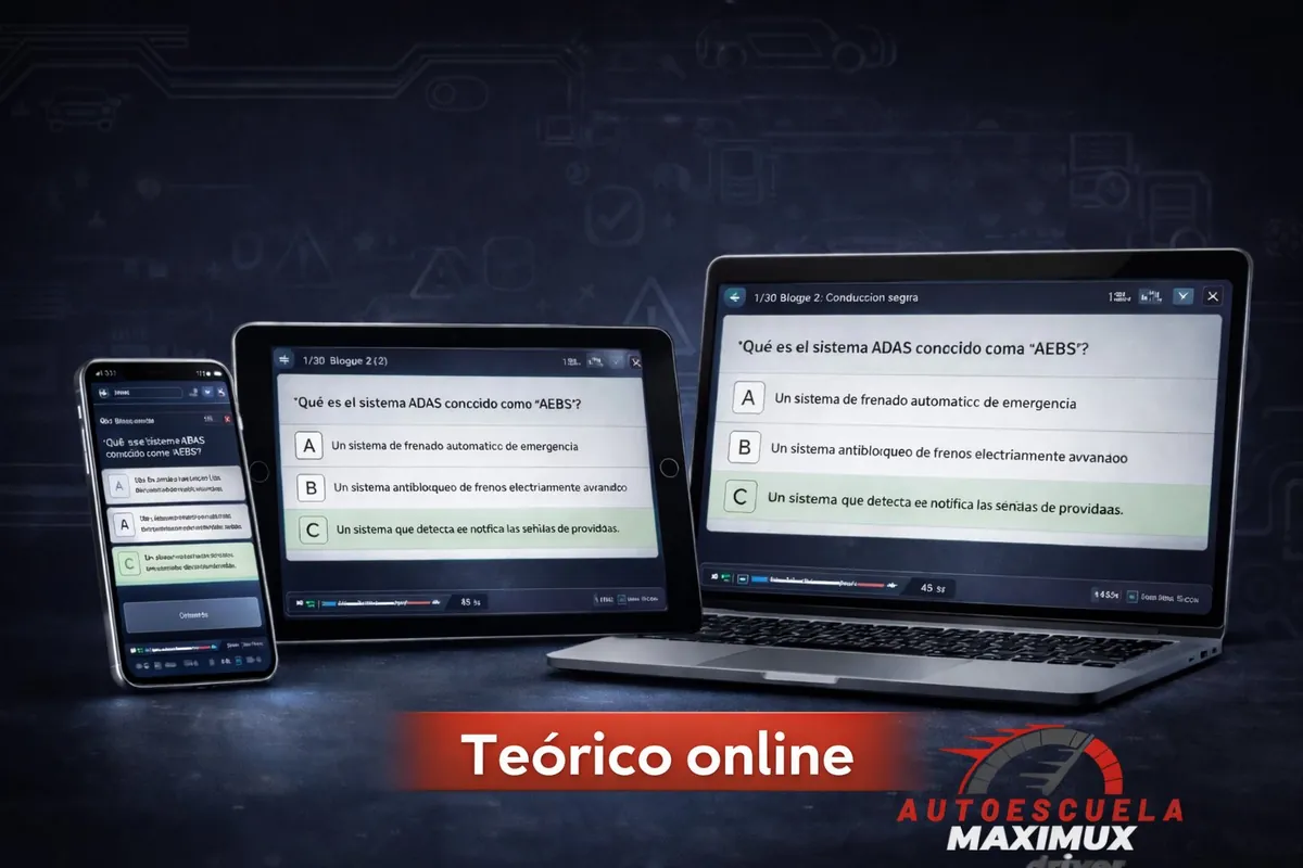 Alumnos estudiando el teórico online en Maximux Driver Murcia